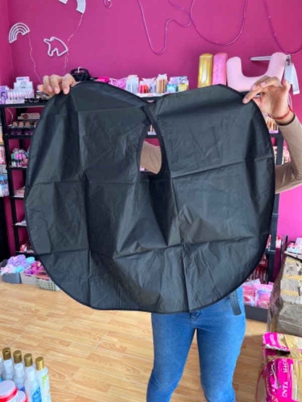 Producto - Capa de peluquería negra - 1