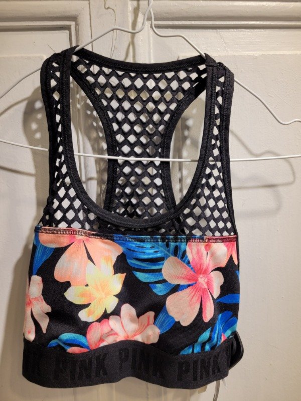 Producto - Top PINK deportivo negro con flores Talle S/M - PRECIO: 28X