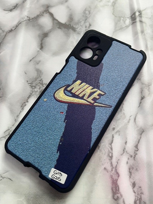 Producto - Funda diseño Nike Motorola g13/23