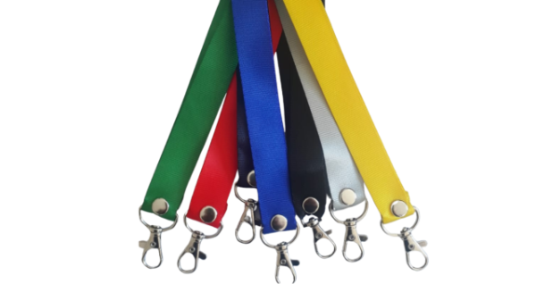 Producto - Llavero Colgante Cinta Brillante Plastificada Mosq Zamack Gatillo Color SUBLIM