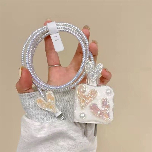Producto - Protector de Cable + Cargador Corazon Holo