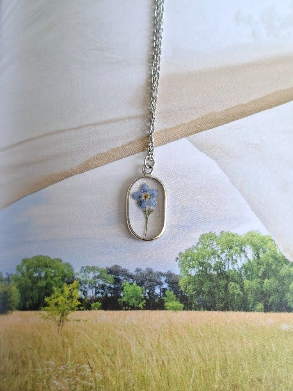 Producto - no me olvides en ramo plateado