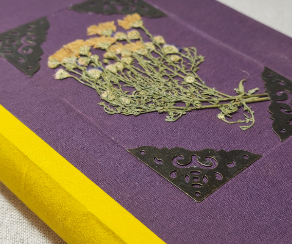 Producto - Cuaderno A5 - Tapa Dura con flores secas - 400 páginas - 2