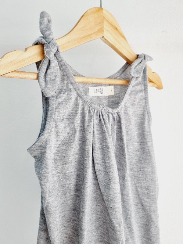 Producto - musculosa Antonia Gris
