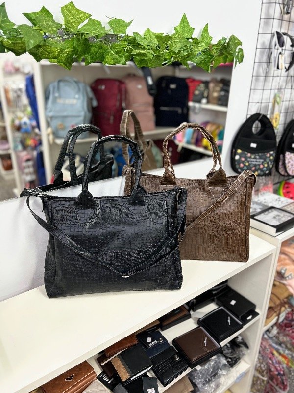 Producto - Cartera croco mediana con correa fija