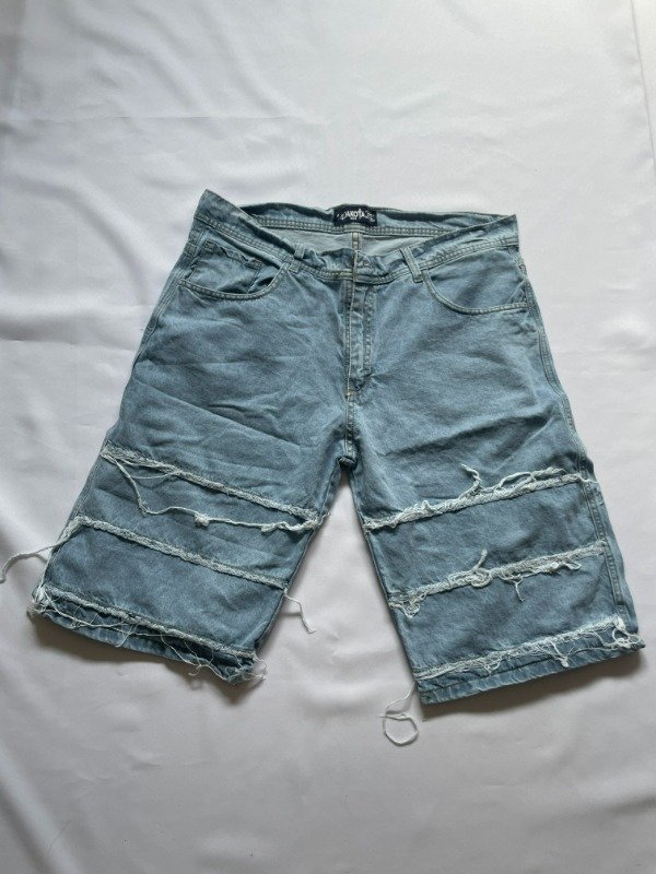 Producto - Bermuda celeste baggy con roturas