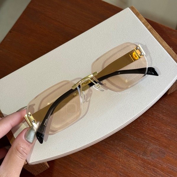 Producto - Lentes rosa transparentes