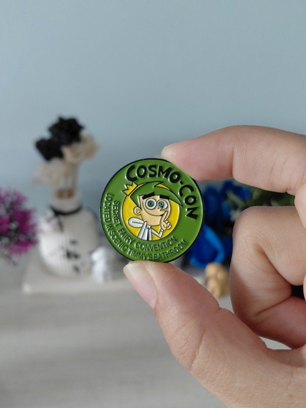 Producto - Pin metalizado - Cosmo-con #0183