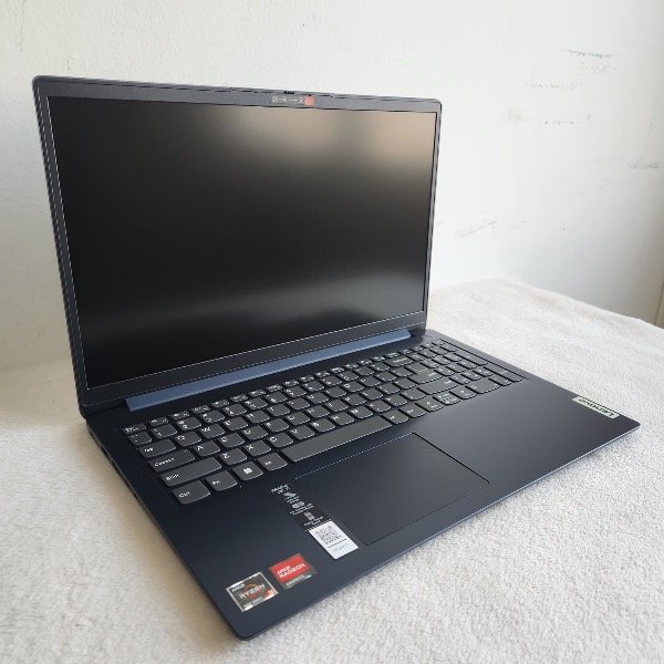 Producto - Notebook lenovo -15.6 pulgadas