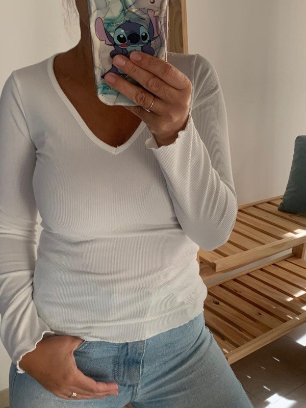 Producto - Remera rulo con escote en V - 1