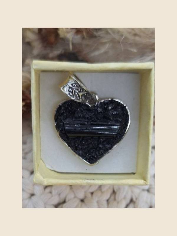 Producto - Dije corazón "Turmalina"