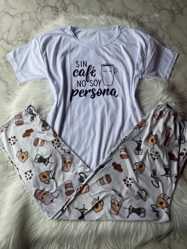 Producto - Pijama animado modal soft pantalón y remera manga corta - Cafe