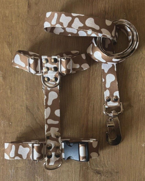 Producto - Pretal y correa VAQUITA BROWN