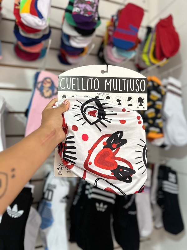 Producto - Cuellito ojos corazones liviano