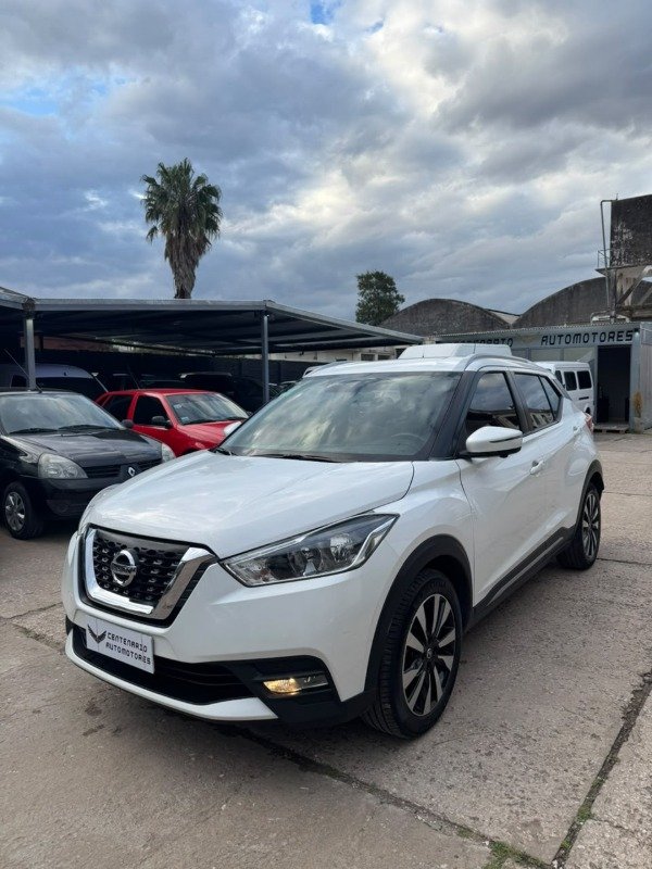 Nissan Kicks Exclusive 1.6 CVT 2017 en venta – Centenario Automotores