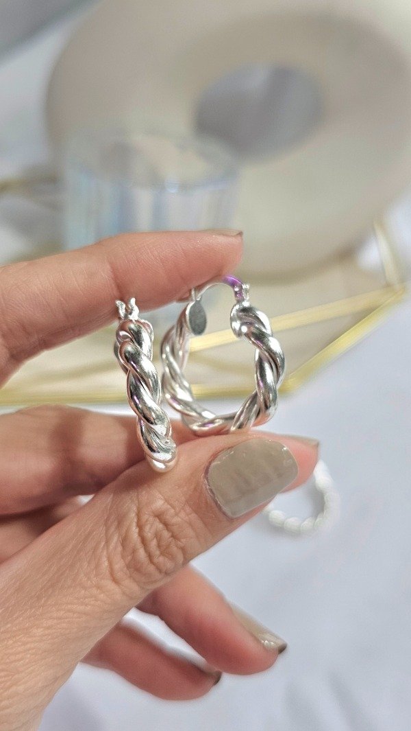 Producto - Argollas con traba trenzadas 2,5cm. Plata