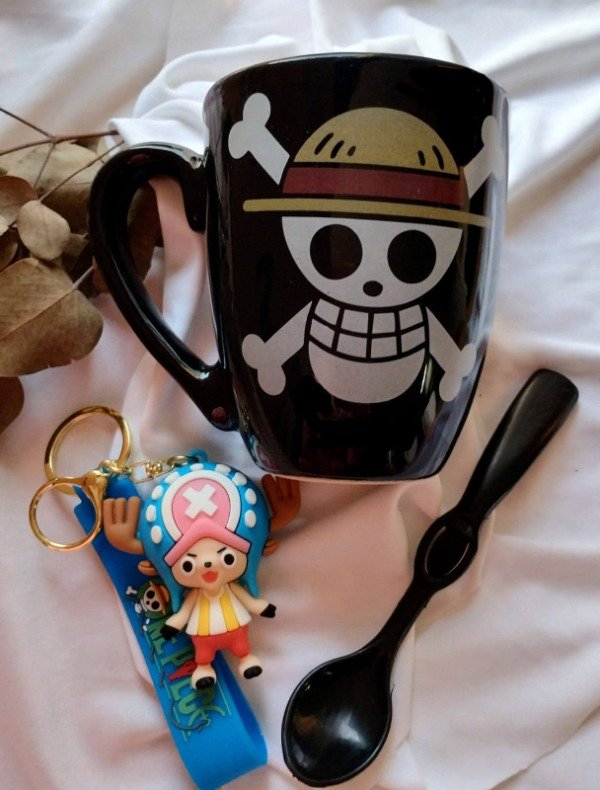 Producto - TAZA Y LLAVERO DE ONE PICE 2