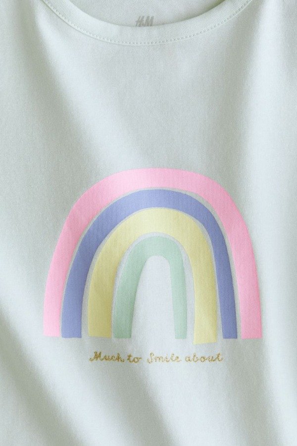 Producto - Remera HyM arcoiris verde - 1