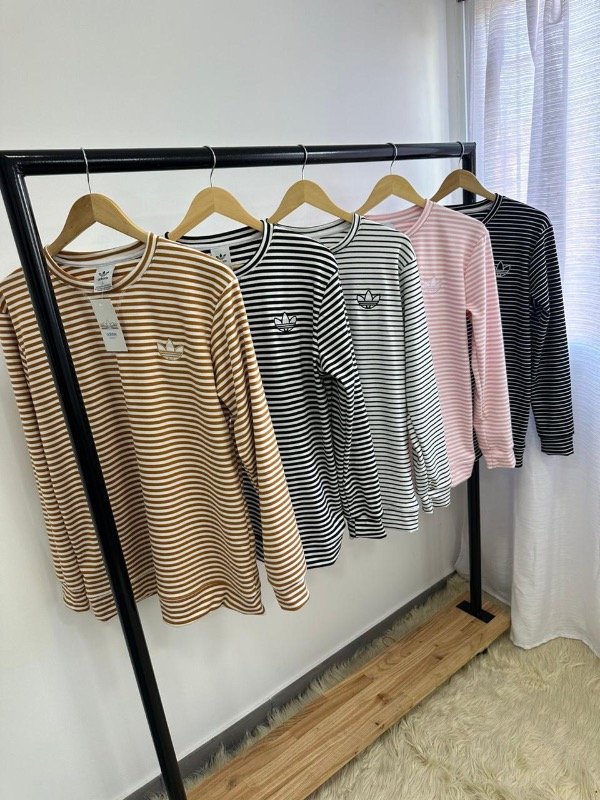 Producto - Buzo Adidas rayado