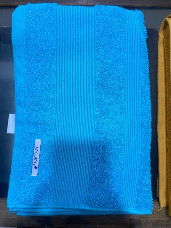 Producto - TOALLON ARCO IRIS DETROIT GIGANTE