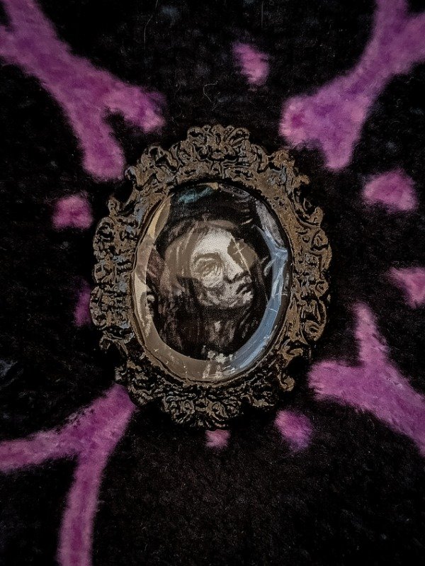 Producto - Imán camafeo ilustración "El juicio 1" detalle