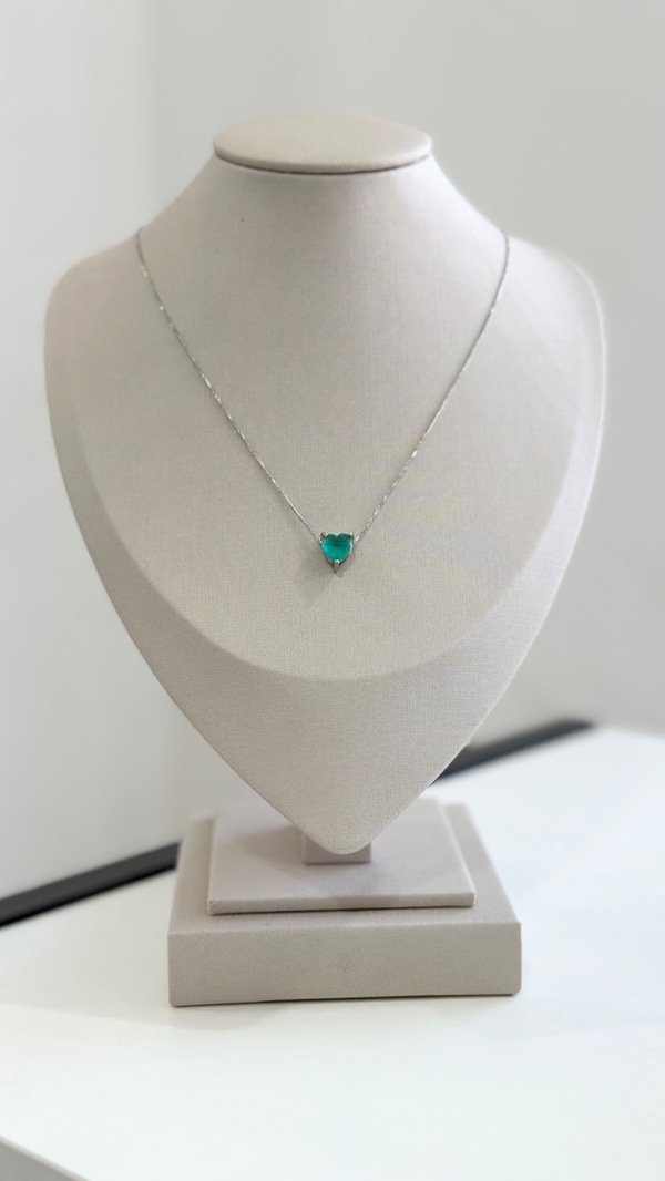 Producto - Conjunto corazón verde laminado en rodio