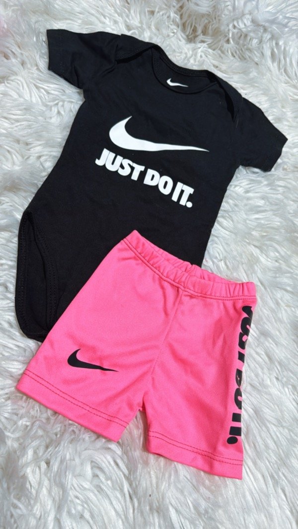 Producto - Conjunto Nike fluo