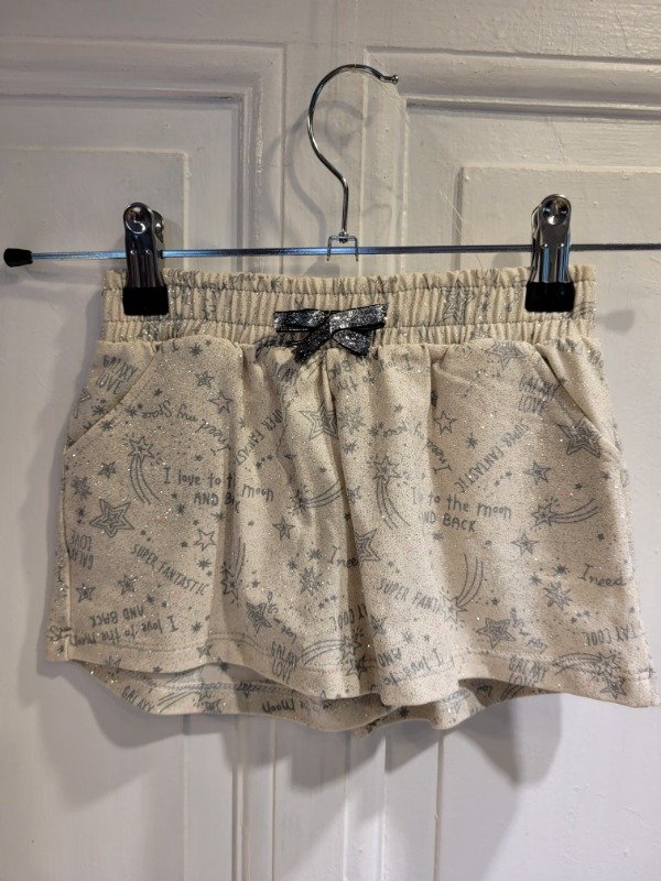Producto - Short SIOKKY beige con brillos Talle 8 años - PRECIO: 8X