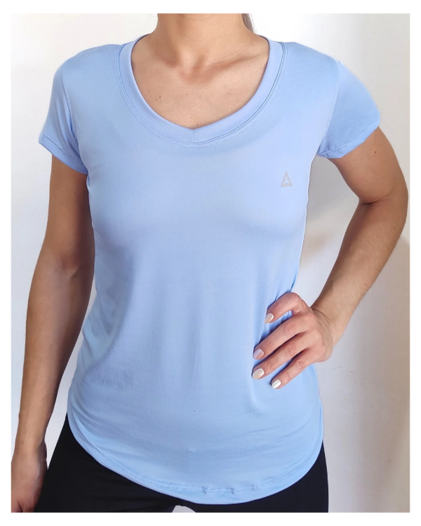 Producto - REMERA GAMU CELESTE