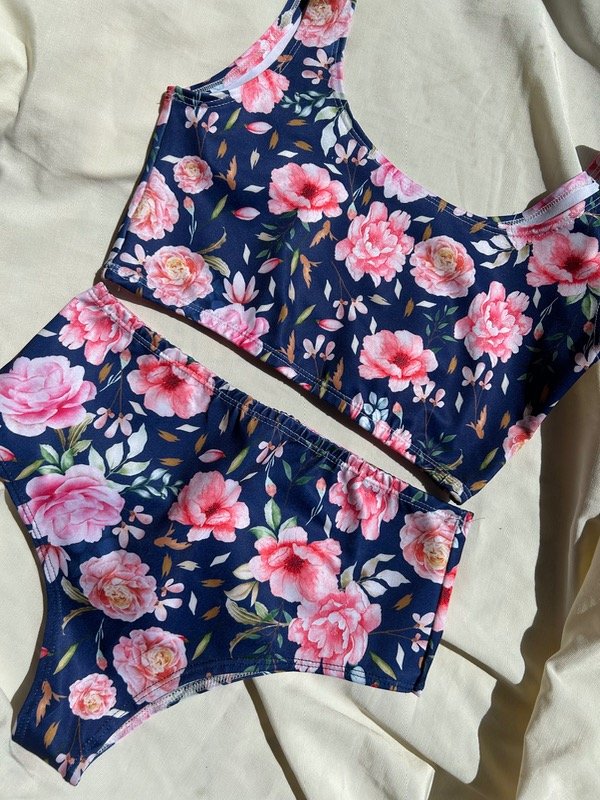 Producto - OUTLET Bikini Tiro Alto Flores