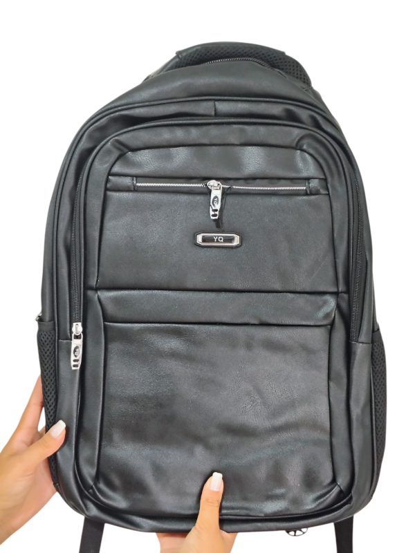 Producto - Mochila ecocuero con usb negra