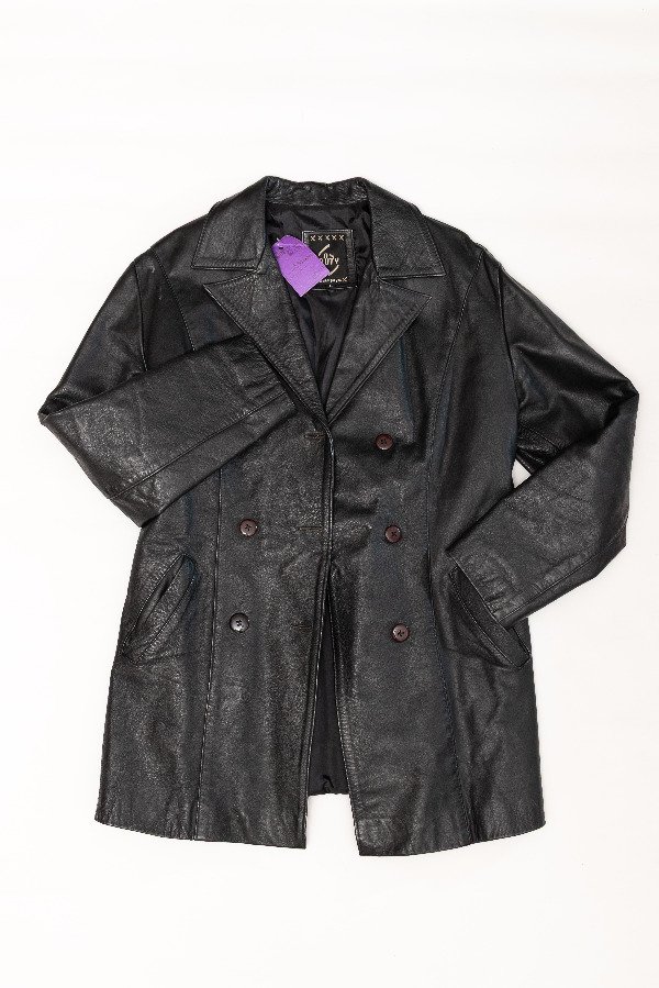 Producto - blazer cuero ON DUTY