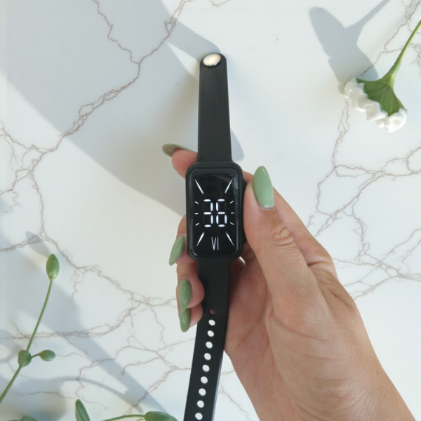 Producto - Reloj digital minimalista