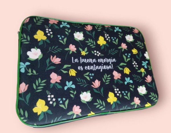 Producto - PORTA NOTEBOOK FLORES