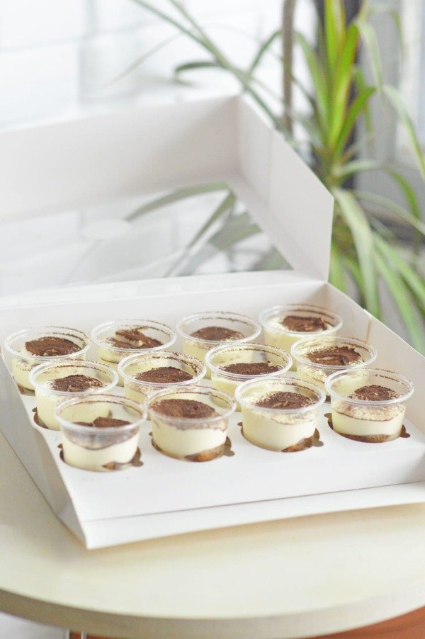 Producto - Caja para 12 SHOTS con visor - 27x20x7 - 1