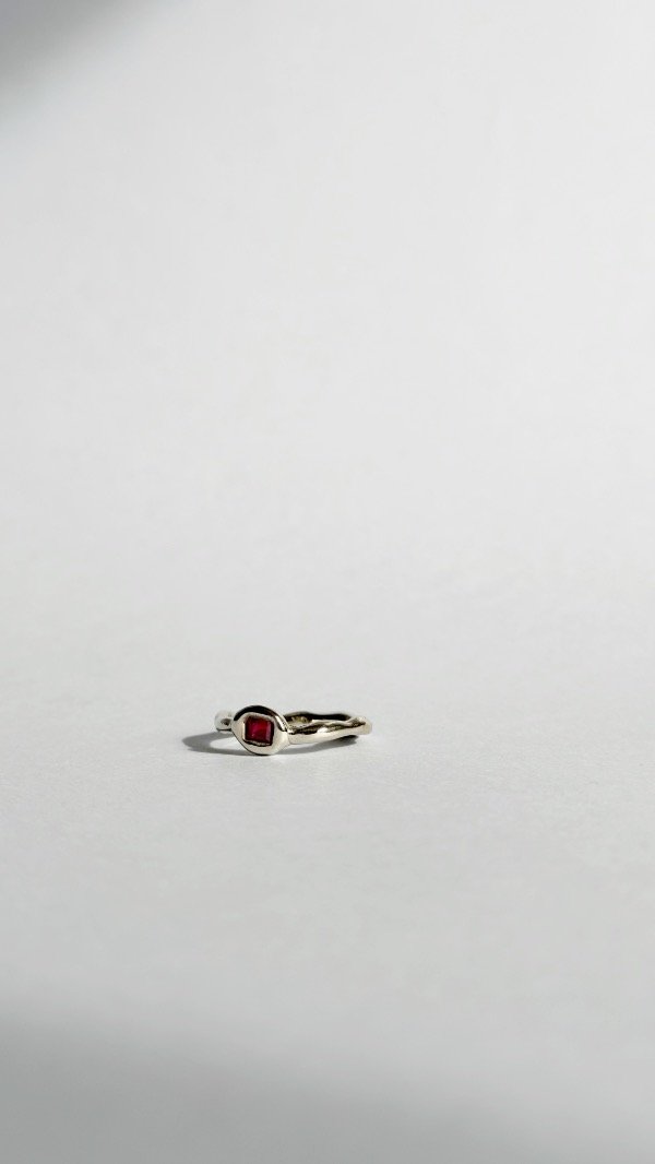 Producto - Anillo alpaca piedra cubic magenta - 1