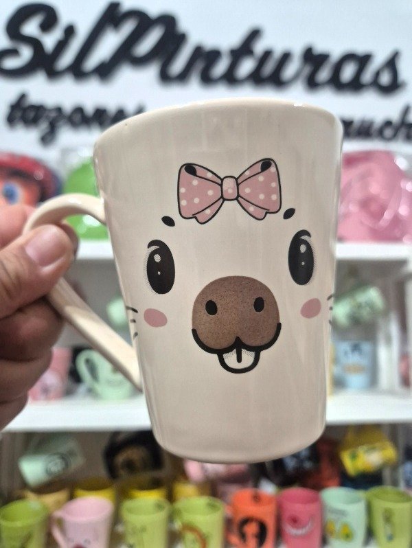Producto - Taza cónica color Capibara cara moño