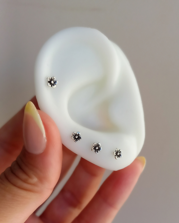 Producto - Aros mini Flor Napoles Plata925