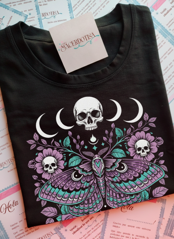 Producto - Remera mariposa gotica