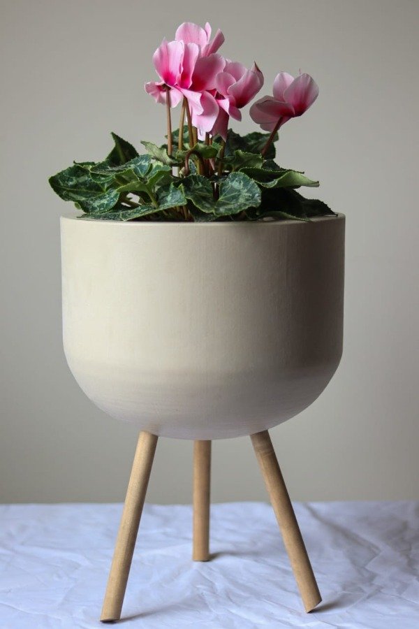 Producto - MODELO NORDICA CON PATAS