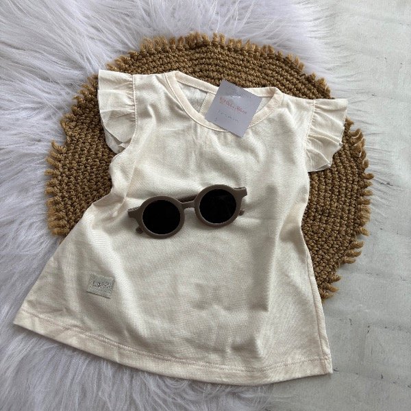 Remera beige básica hasta 4 años
