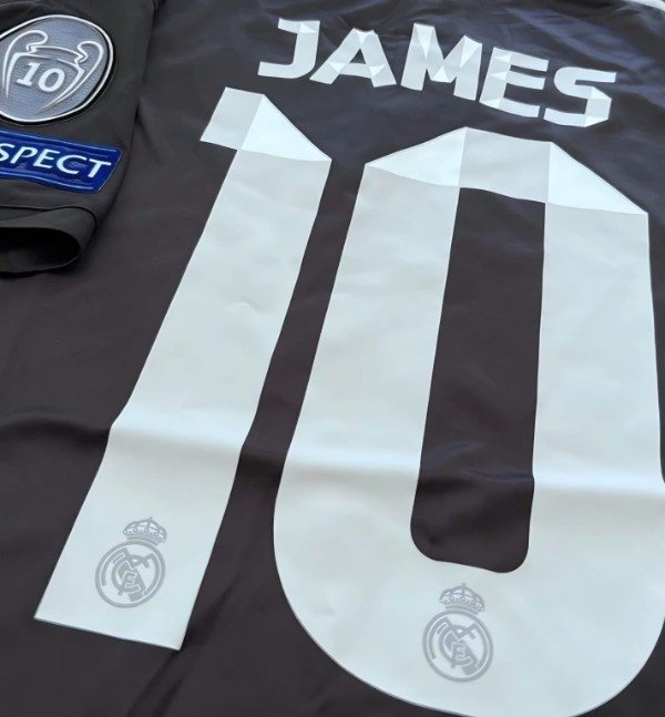 Producto - CAMISETA REAL MADRID IMPORTADA ALTERNATIVA RETRO 2014/2015 #10 JAMES - 9