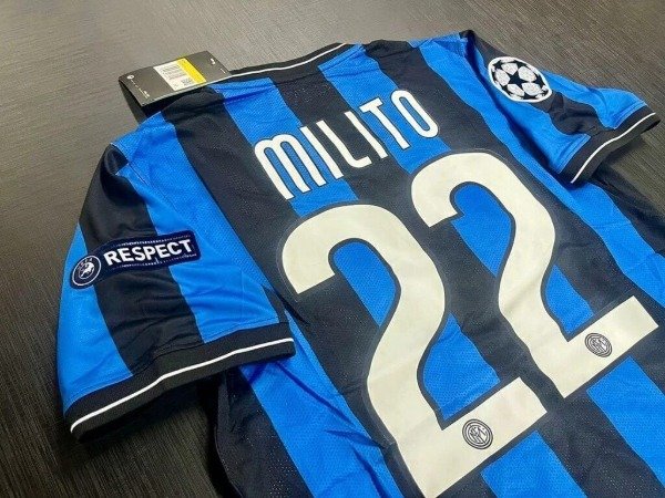 Producto - CAMISETA INTER DE MILAN IMPORTADA TITULAR RETRO 2009/2010 #22 MILITO - 2