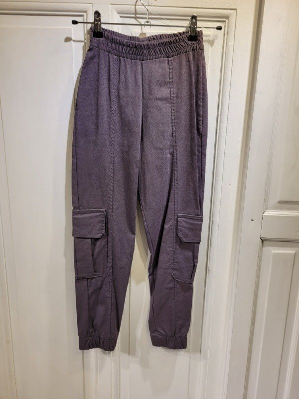 Producto - Jogger SO CIPPO gris cargo Nuevo C/etiq Talle 12 años - PRECIO: 28X
