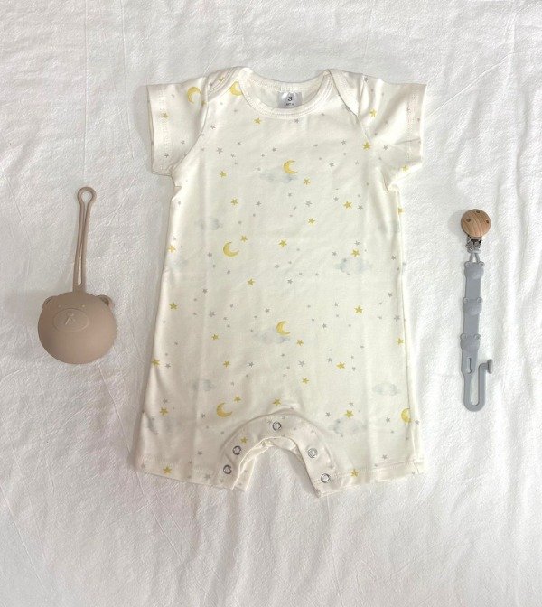 Producto - Combo Enterito Africa Estrellas + Porta chupete + Guarda chupete