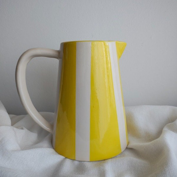 Producto - Jarra de Cerámica Artesanal 1.5 Litros - Modelo Nini Amarilla