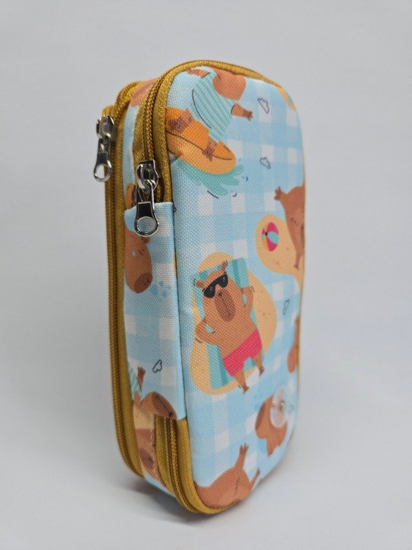 Producto - Cartuchera Bellota Capibara Pileta