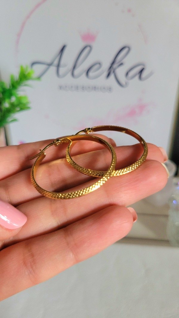 Producto - Argollas texturadas (3.5mm) de acero dorado - 0