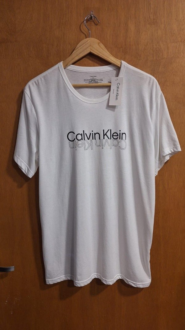 Producto - Remera Calvin Klein