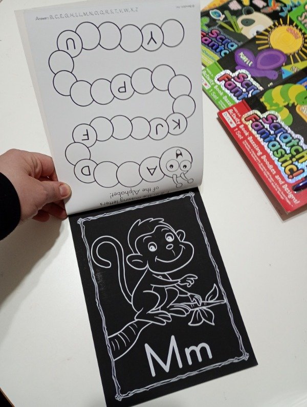 Producto - Libro de actividades con hojas para raspar. 12 hojas con actividades. ABC - 2